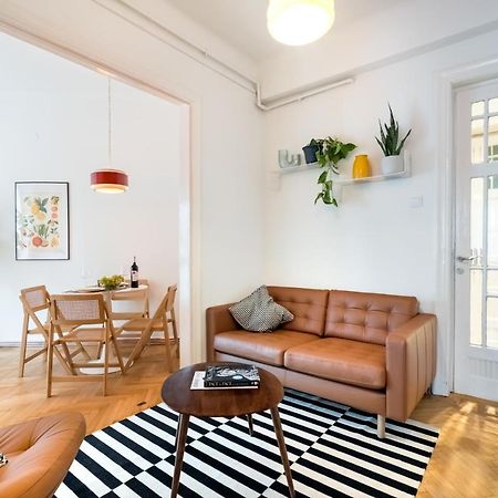 Cismigiu Serenity: 1Br Flat With Scenic Balcony Bukarest Kültér fotó