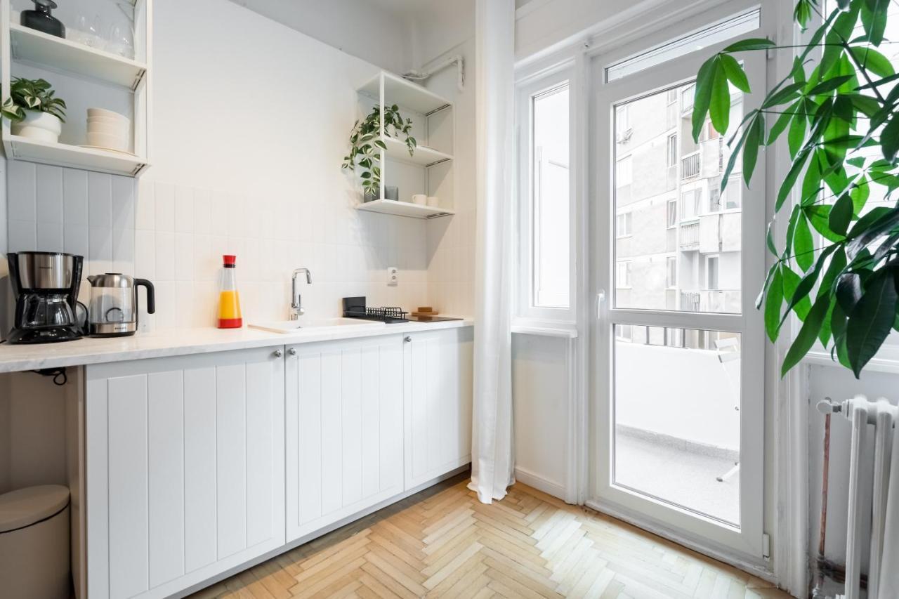 Cismigiu Serenity: 1Br Flat With Scenic Balcony Bukarest Kültér fotó