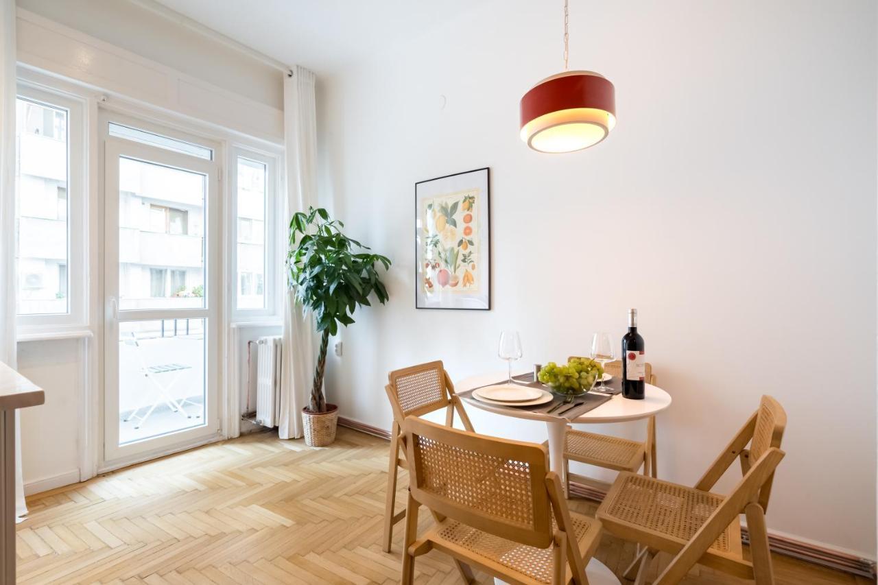 Cismigiu Serenity: 1Br Flat With Scenic Balcony Bukarest Kültér fotó