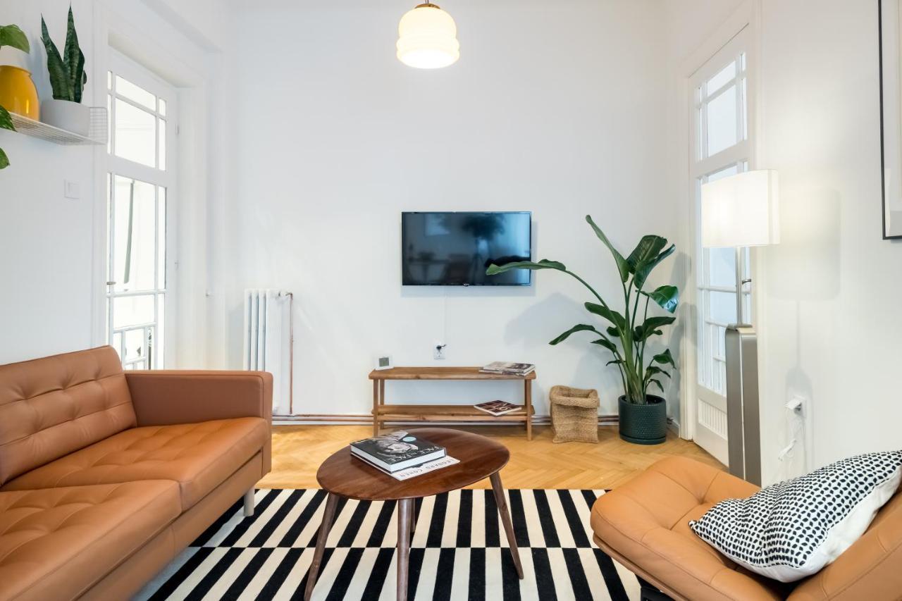 Cismigiu Serenity: 1Br Flat With Scenic Balcony Bukarest Kültér fotó