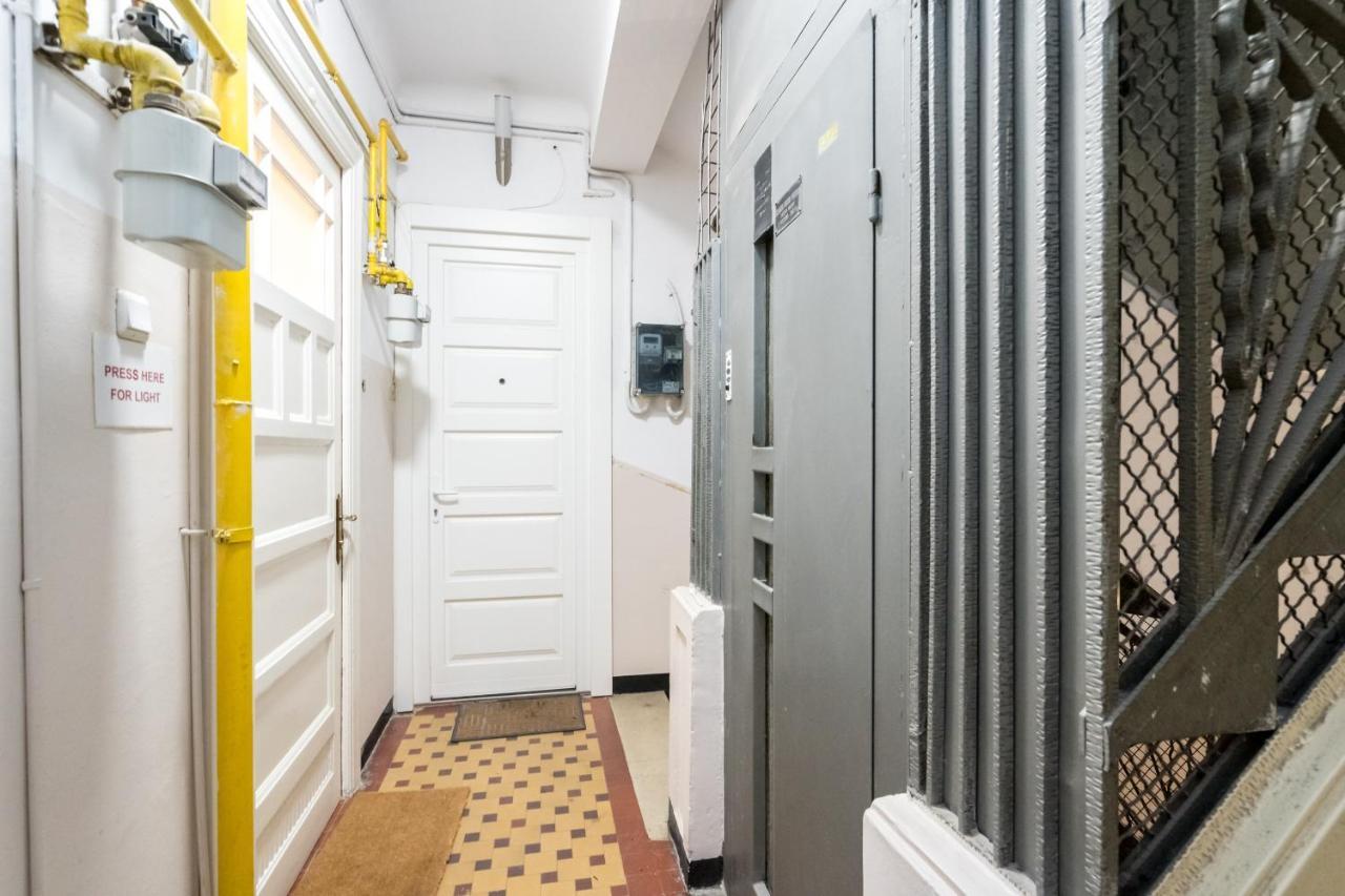 Cismigiu Serenity: 1Br Flat With Scenic Balcony Bukarest Kültér fotó