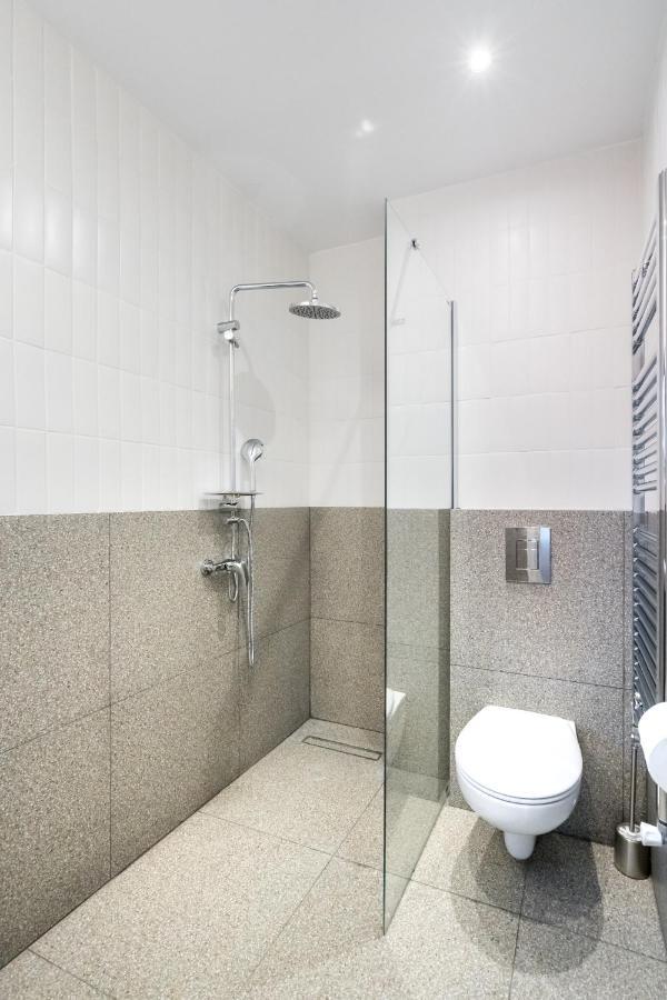Cismigiu Serenity: 1Br Flat With Scenic Balcony Bukarest Kültér fotó