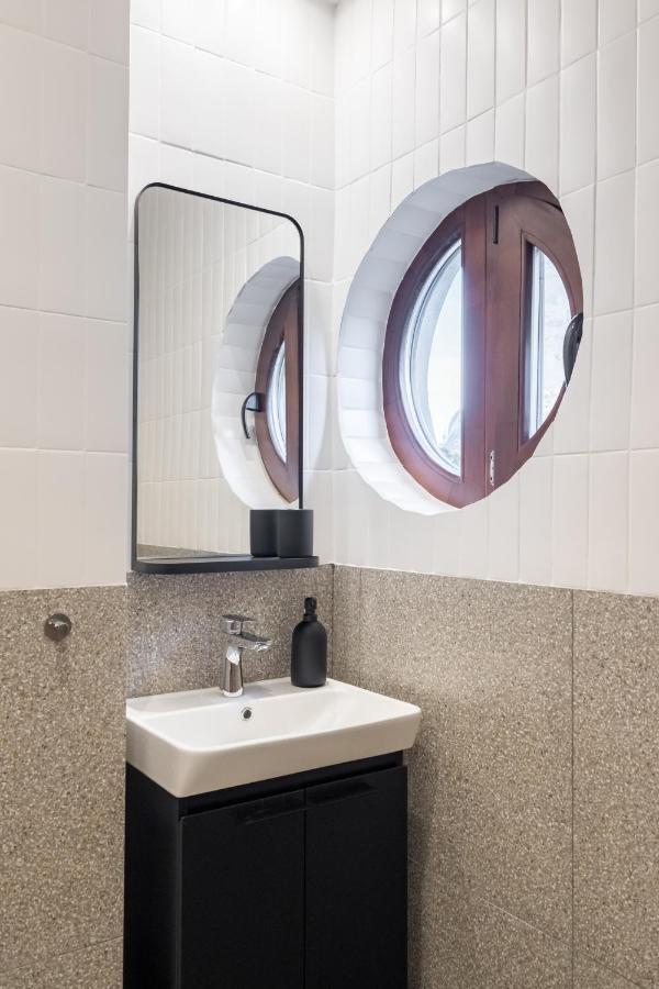 Cismigiu Serenity: 1Br Flat With Scenic Balcony Bukarest Kültér fotó