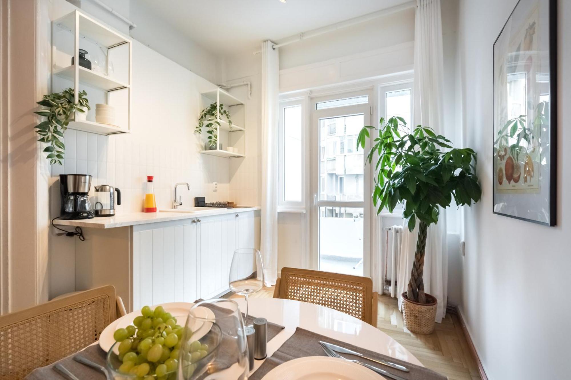Cismigiu Serenity: 1Br Flat With Scenic Balcony Bukarest Kültér fotó