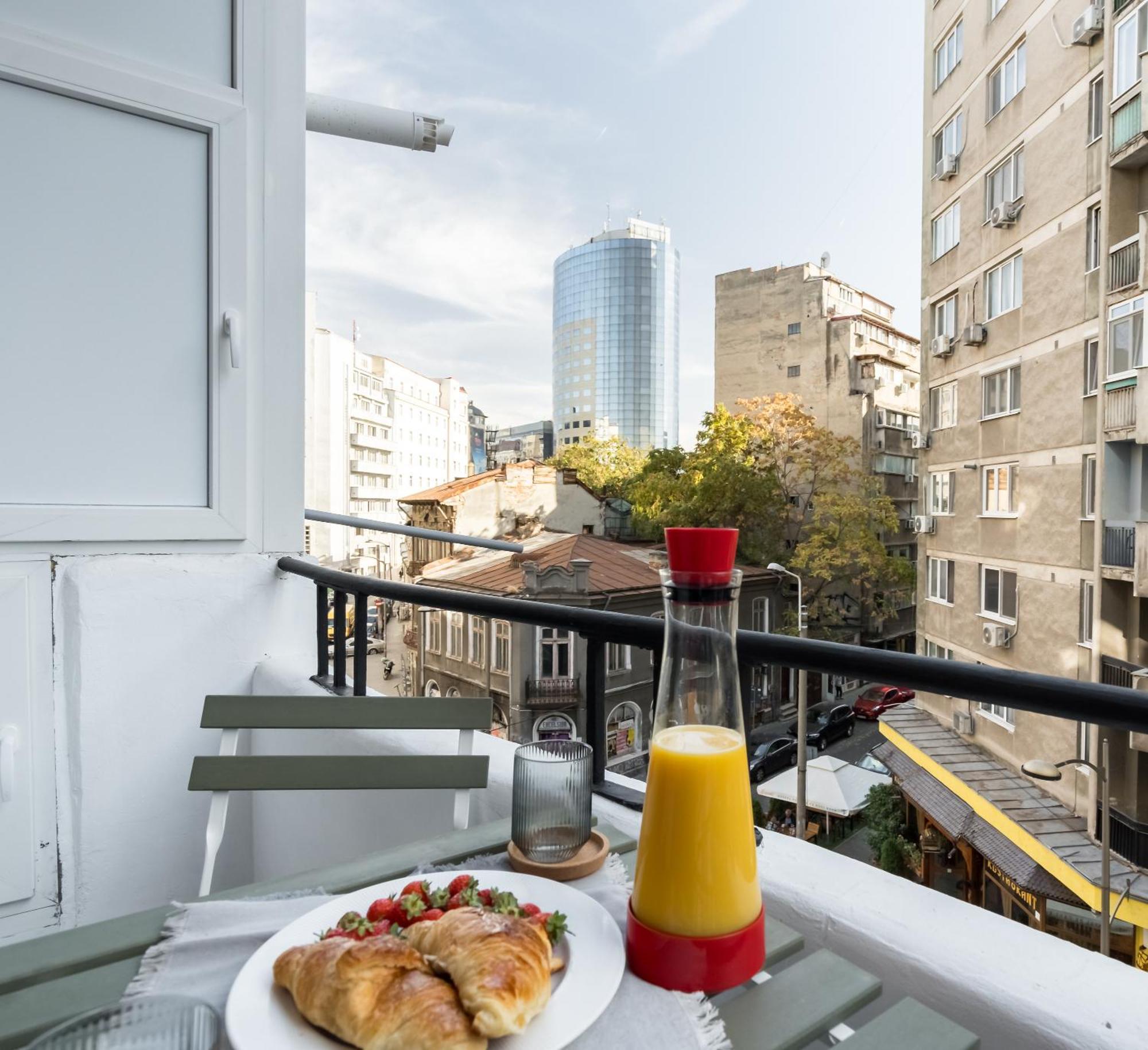 Cismigiu Serenity: 1Br Flat With Scenic Balcony Bukarest Kültér fotó